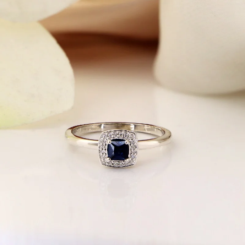 Soft arc ring-Auriya 10k Gold 1/4ct Princess-cut Sapphire Halo Diamond Engagement Ring 0.08ctw