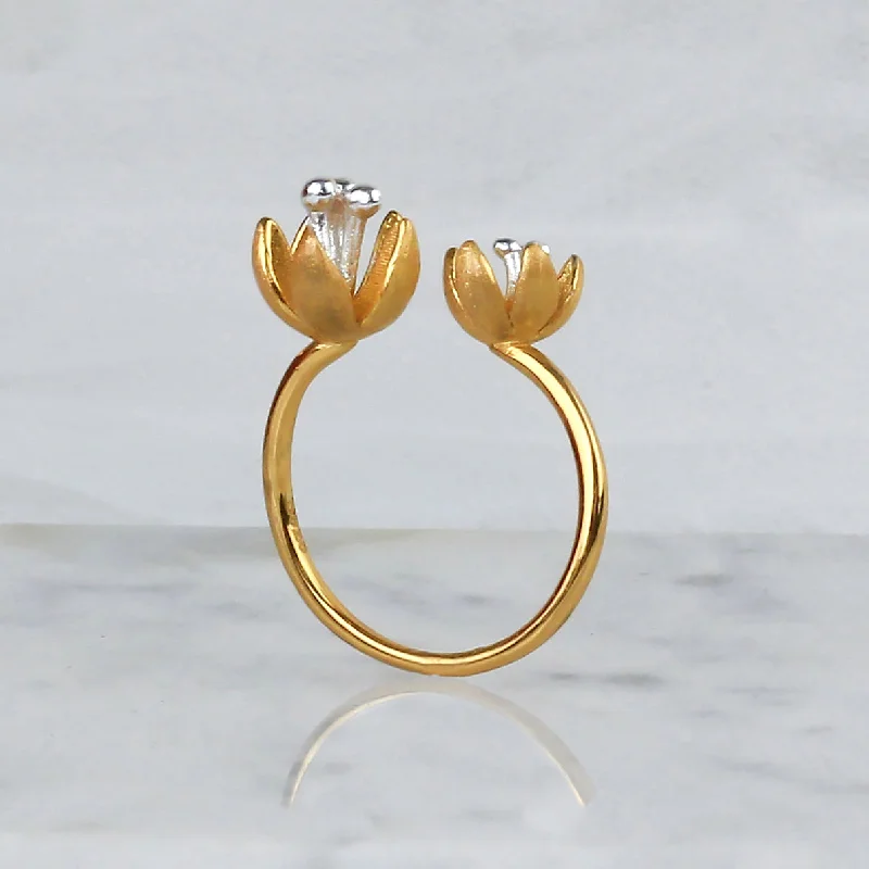 Hooked ring-Crocus