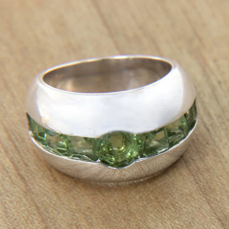 Glowing citrine ring-Handmade Sterling Silver 'Lime Halo' Peridot Ring (Indonesia)