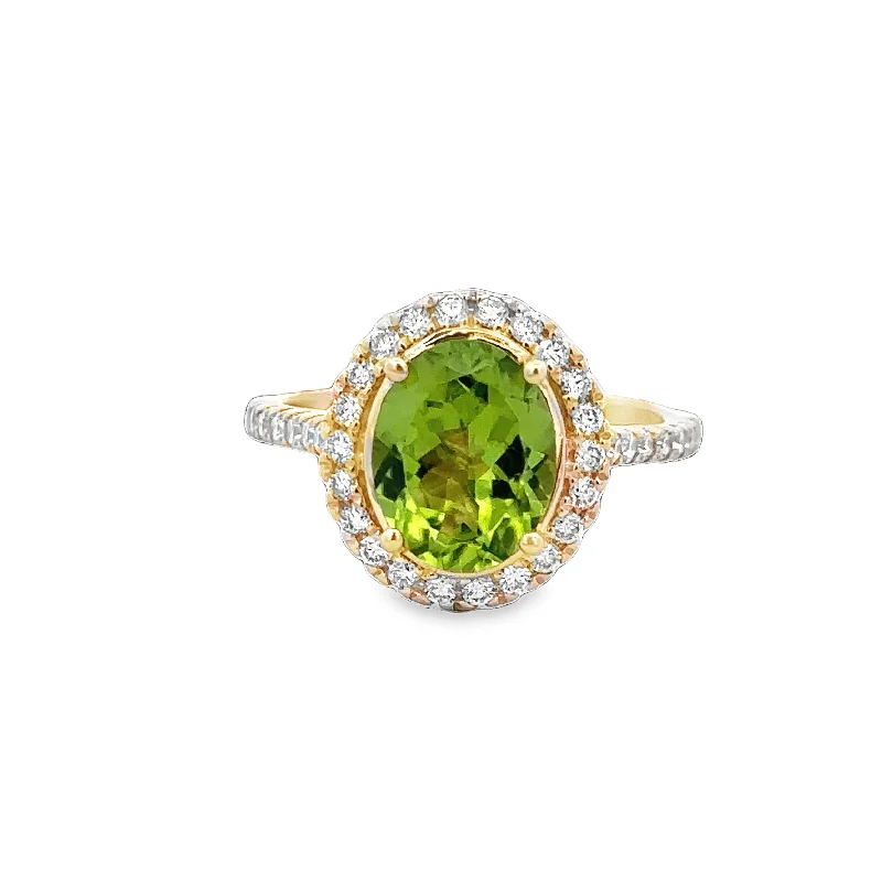 Rich apatite ring-Peridot and Diamond Ring in Yellow Gold